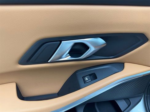 Used 2025 BMW 330i xDrive Sedan w/ Premium Package image 38