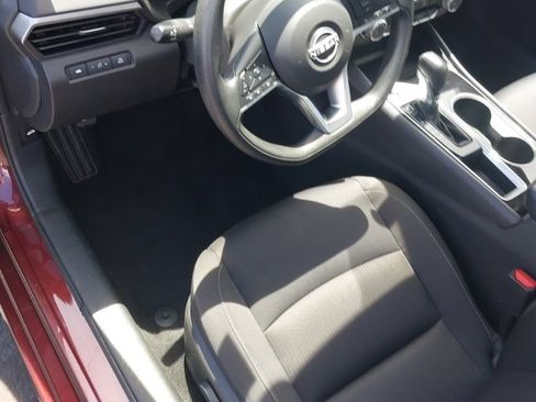 Used 2024 Nissan Altima 2.5 SV FWD image 7