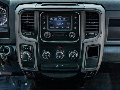 Used 2017 RAM 1500 Express RWD image 21