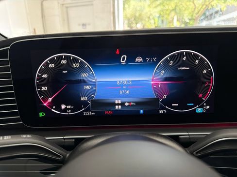 Certified 2025 Mercedes-Benz GLS 580 4MATIC image 31