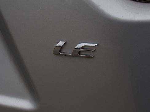 Used 2022 Toyota Corolla LE image 15