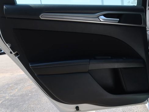 Used 2019 Ford Fusion SE FWD image 47