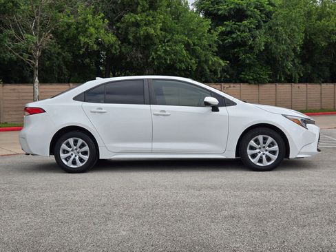 Used 2024 Toyota Corolla LE FWD image 2