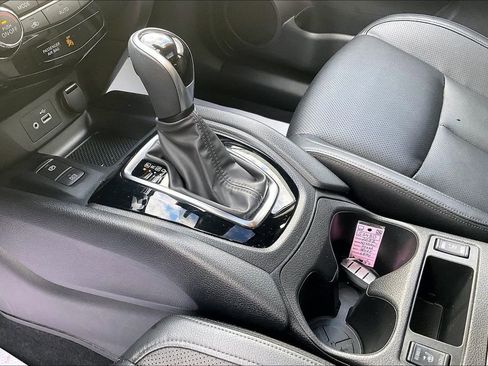 Used 2022 Nissan Rogue Sport SL w/ Premium Package image 16