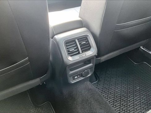 Used 2023 Volkswagen Tiguan SE R-Line AWD/4WD image 34