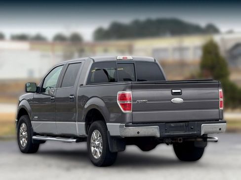 Used 2011 Ford F150 XLT w/ XLT Chrome Pkg image 10