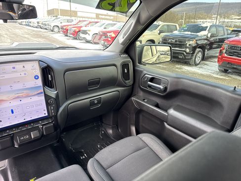 Used 2023 Chevrolet Silverado 1500 Custom Trail Boss w/ 2.7L Blackout Package image 15