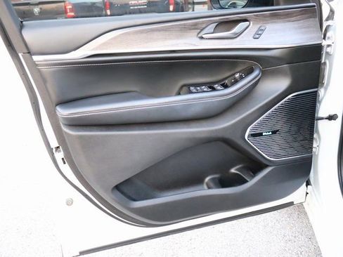 Used 2023 Jeep Grand Cherokee L Overland w/ Rear Seat Video Group I image 19