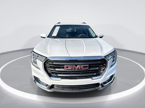 Used 2023 GMC Terrain SLE w/ Driver Convenience Package AWD/4WD image 3