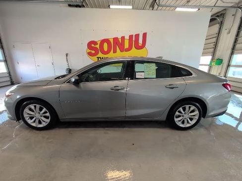 Used 2023 Chevrolet Malibu LT image 2