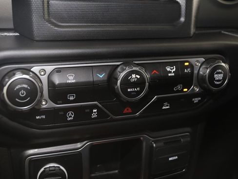 Used 2023 Jeep Gladiator Sport w/ Trailer Tow Package image 28