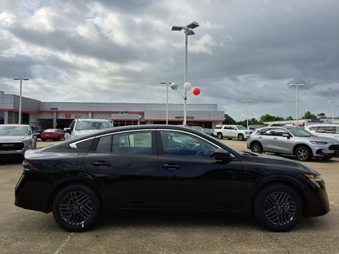 Used 2026 Nissan Sentra SV w/ SV Convenience Package FWD image 4