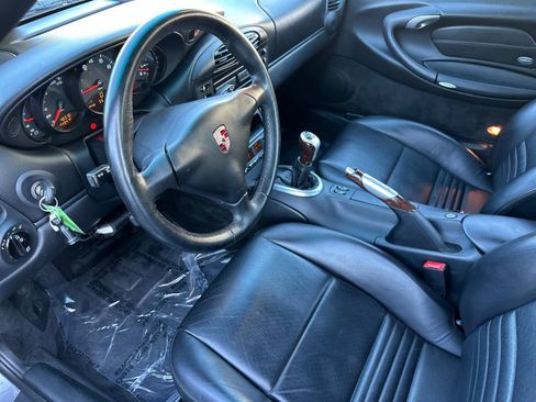 Used 2001 Porsche 911 Carrera 4 image 4