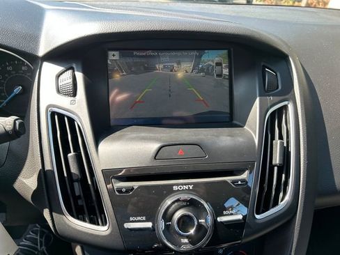 Used 2017 Ford Focus SEL w/ Cold Weather Package image 20