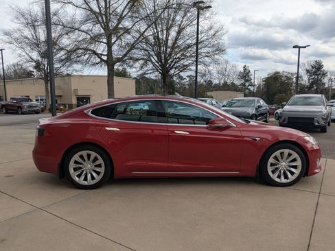 Used 2020 Tesla Model S Long Range Plus image 4