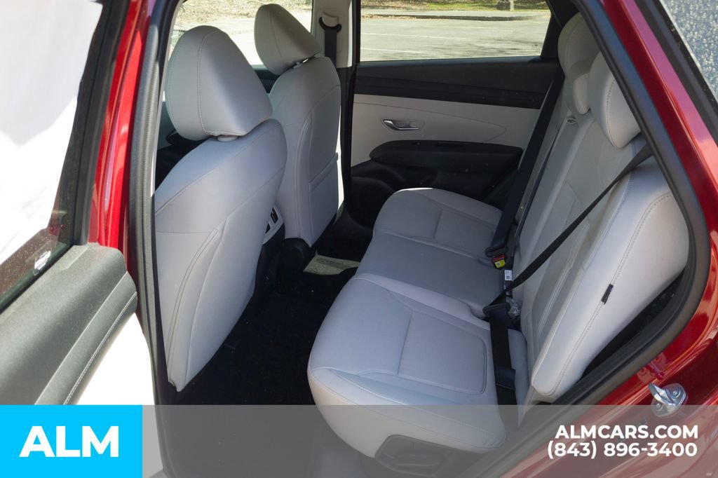 Used 2025 Hyundai Tucson SEL FWD image 16