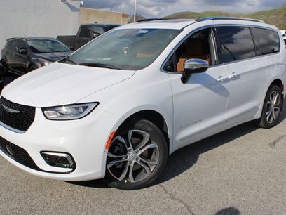 New 2026 Chrysler Pacifica Pinnacle