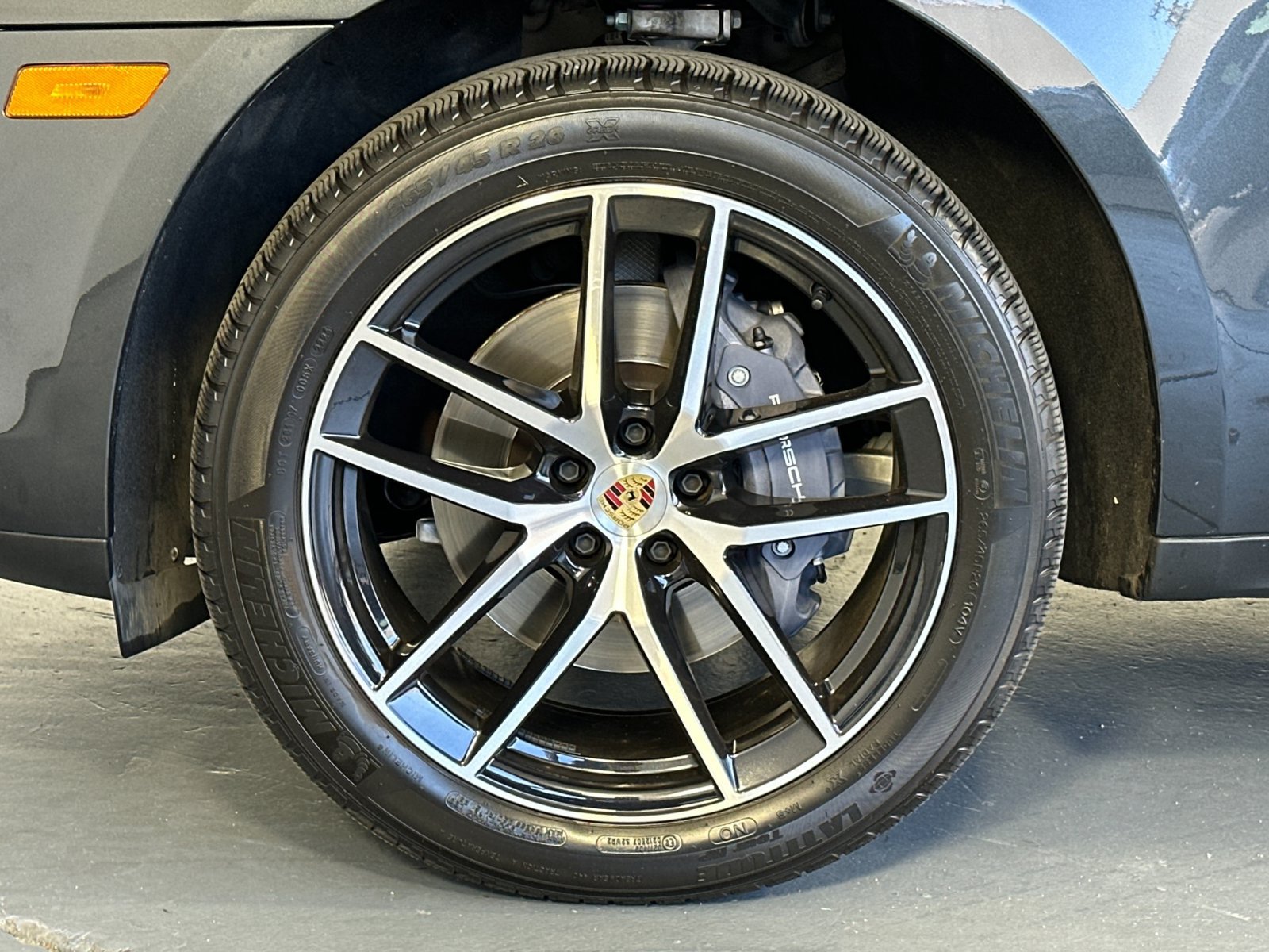 Certified 2024 Porsche Macan AWD/4WD image 33