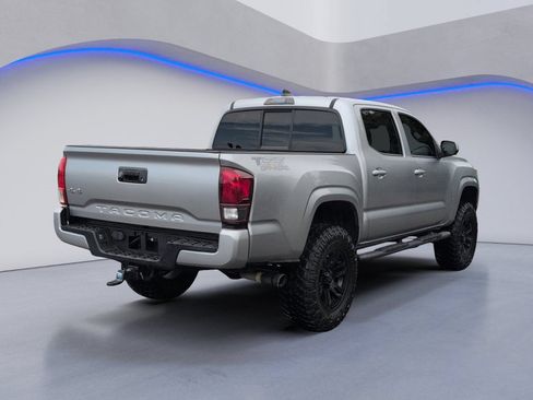 Used 2022 Toyota Tacoma SR AWD/4WD image 3
