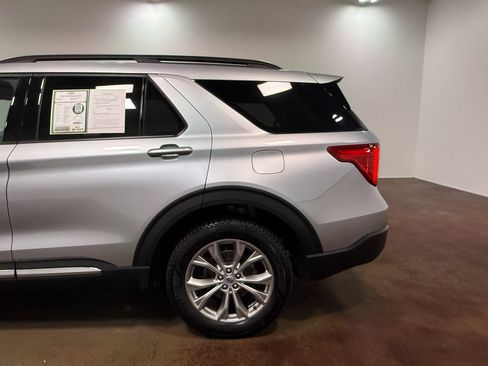 Used 2023 Ford Explorer XLT w/ Equipment Group 202A AWD/4WD image 36