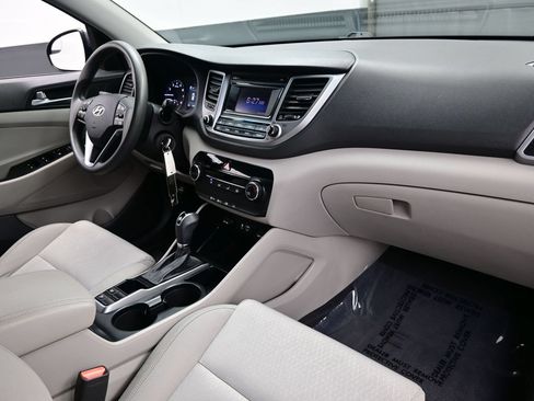 Used 2016 Hyundai Tucson SE w/ Option Group 02 FWD image 14