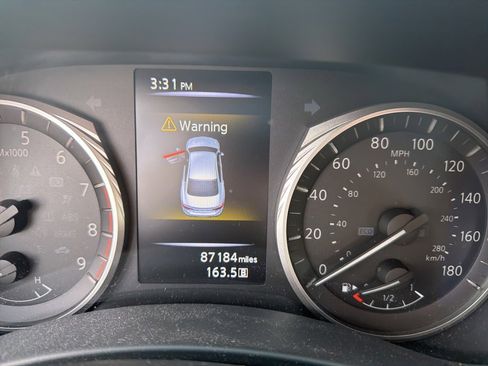 Used 2019 INFINITI Q50 Luxe image 11