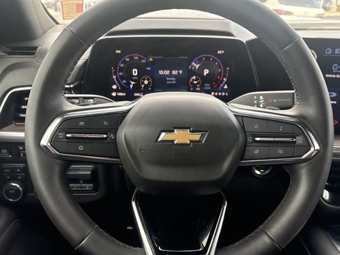 Used 2025 Chevrolet Tahoe Premier AWD/4WD image 24