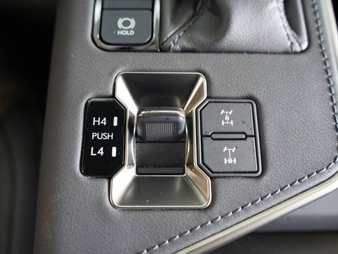 Used 2024 Lexus GX 550 AWD/4WD image 22