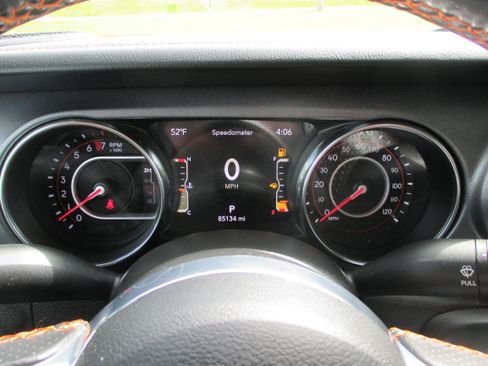 Used 2021 Jeep Gladiator Mojave w/ Cold Weather Group AWD/4WD image 24