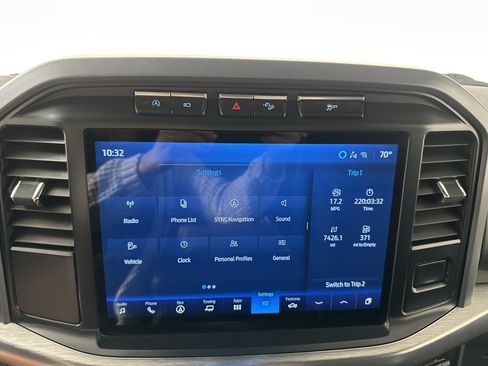 Used 2021 Ford F150 Lariat w/ FX4 Off-Road Package AWD/4WD image 17