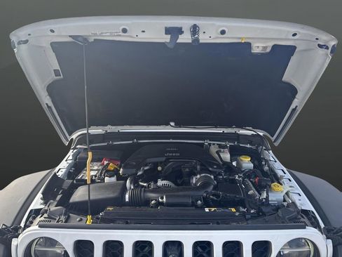 Used 2021 Jeep Wrangler Unlimited Rubicon image 32