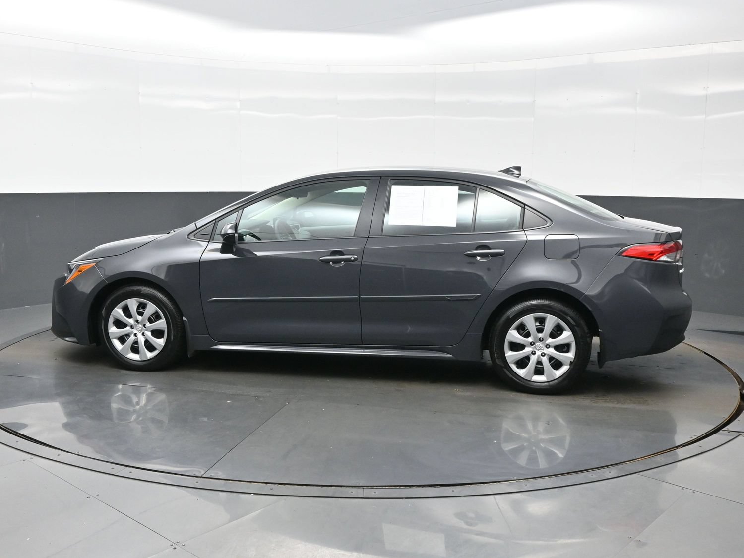 Used 2025 Toyota Corolla LE FWD image 3