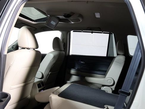 Used 2019 Honda Pilot Touring image 15