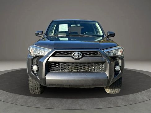 Used 2018 Toyota 4Runner SR5 image 2