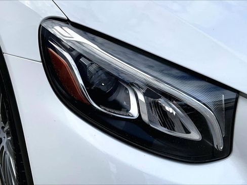 Used 2018 Mercedes-Benz GLC 300 4MATIC Coupe image 26