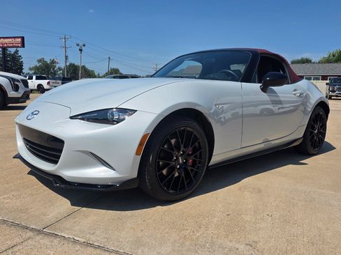 Used 2018 MAZDA MX-5 Miata Club w/ Brembo/BBS Recaro Package RWD image 4