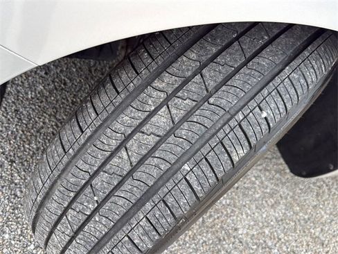 Used 2016 Kia Sedona LX w/ Option Group 020 image 10