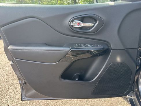 Used 2023 Jeep Cherokee Altitude Lux image 23