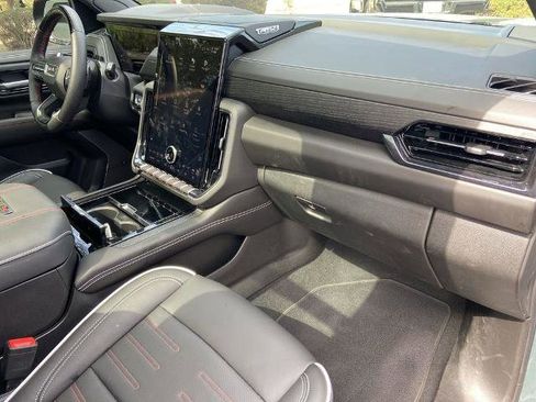 Used 2025 GMC Yukon AT4 Ultimate image 26