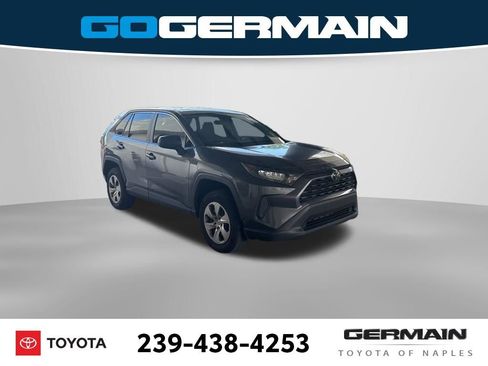 Used 2022 Toyota RAV4 LE image 11