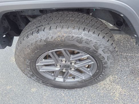 Used 2025 Jeep Wrangler Unlimited Sport AWD/4WD image 16