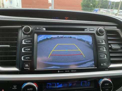 Used 2016 Toyota Highlander Limited AWD/4WD image 25