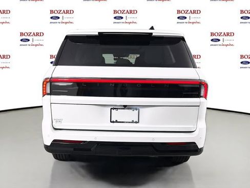 New 2026 Lincoln Navigator Reserve w/ Jet Appearance Package AWD/4WD image 6