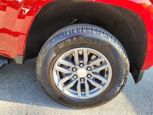 Used 2024 Chevrolet Colorado LT w/ LT Convenience Package III image 25