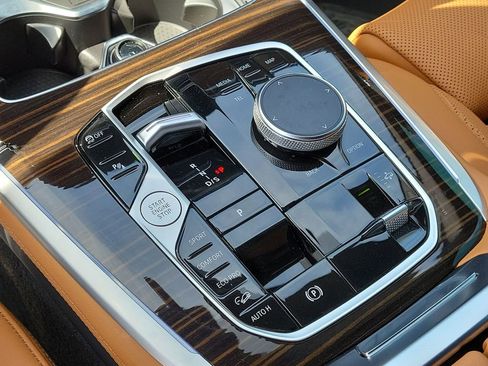 Used 2026 BMW X7 xDrive40i w/ M Sport Package image 33