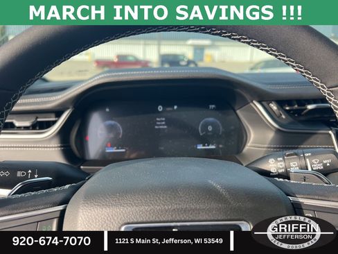 New 2025 Jeep Grand Cherokee Limited w/ Luxury Tech Group II image 18