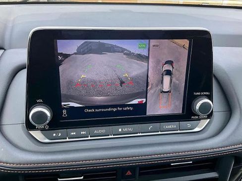 Certified 2025 Nissan Rogue SV image 26