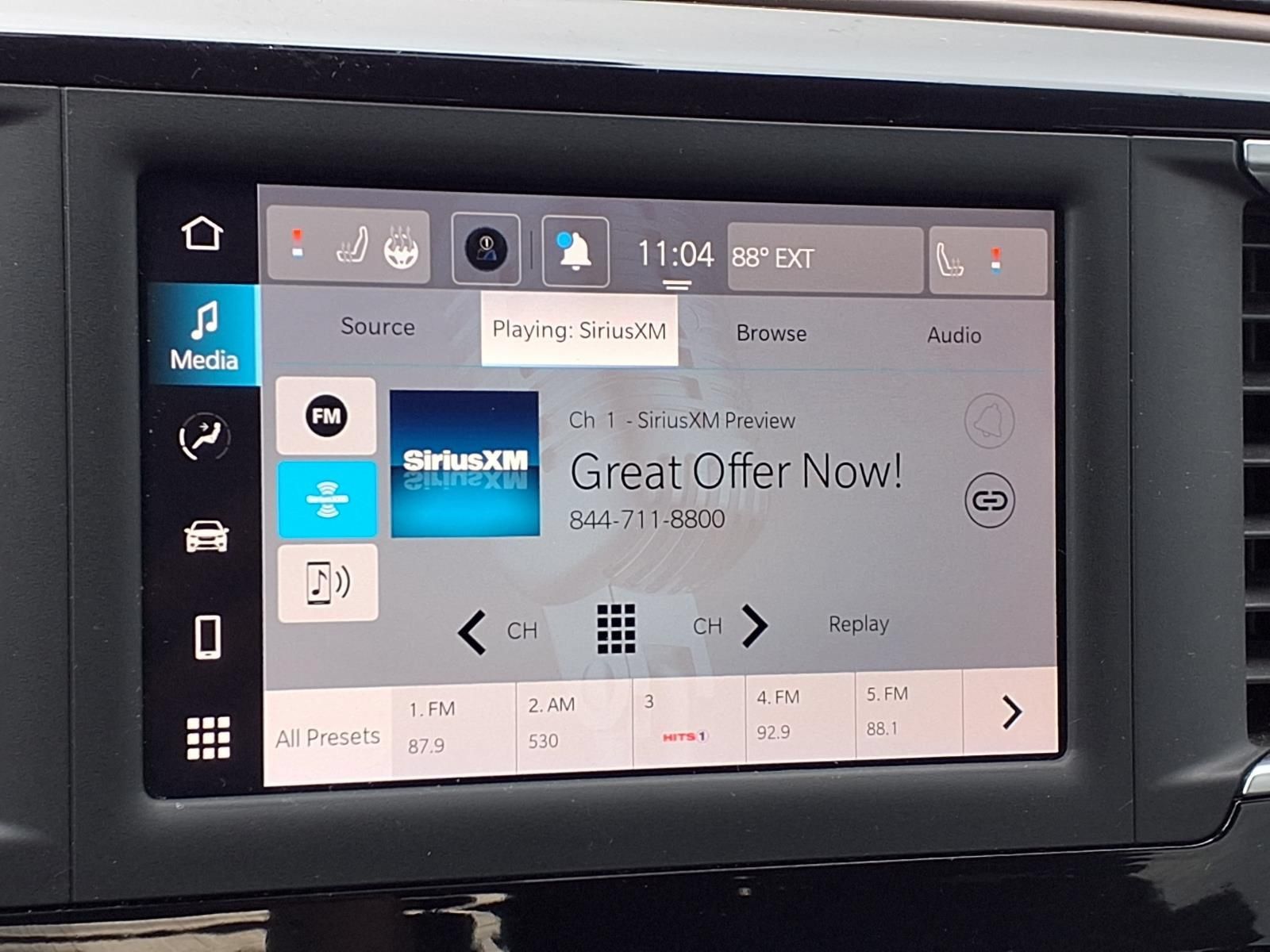 Used 2023 Chrysler Voyager LX FWD image 8