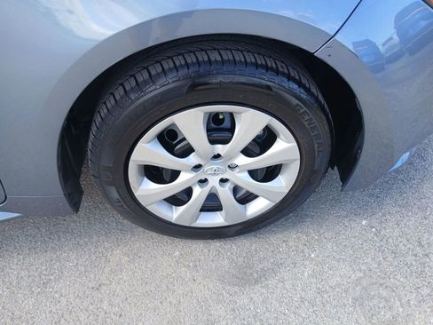 Used 2020 Toyota Corolla LE FWD image 19