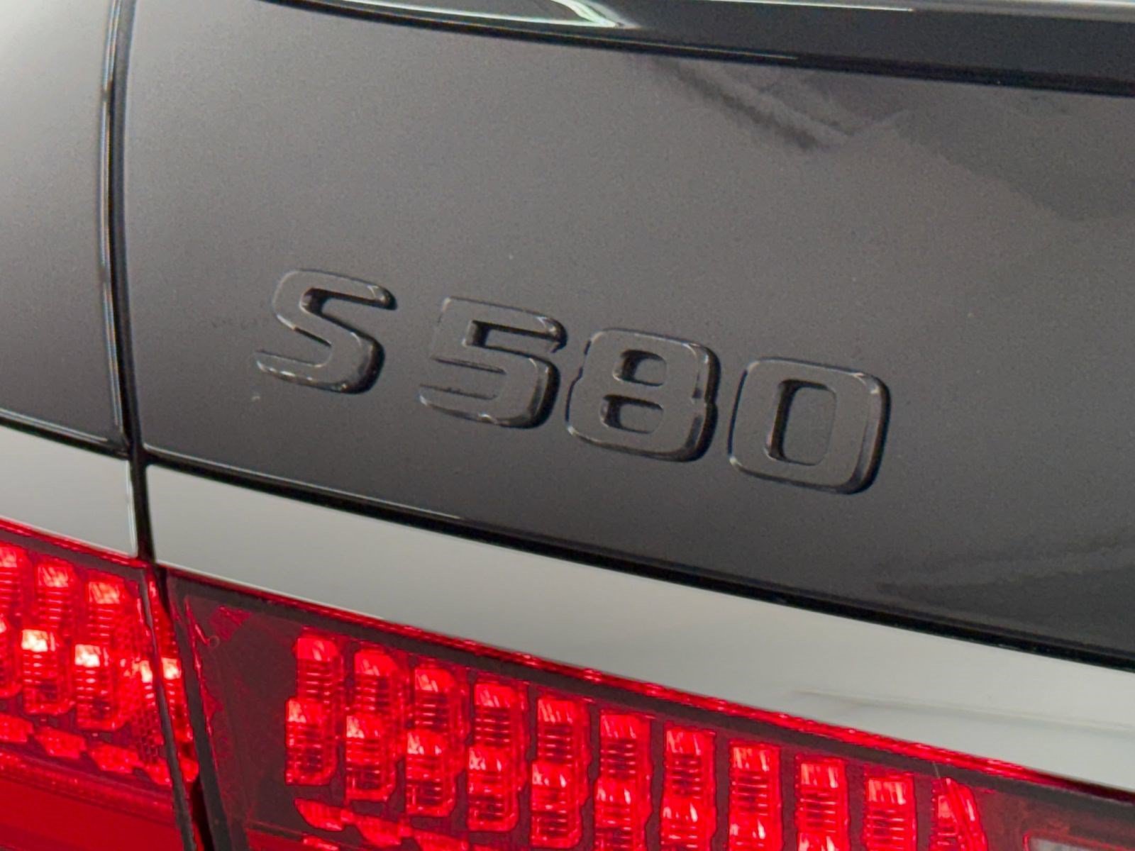 Used 2025 Mercedes-Benz S 580 4MATIC Sedan image 26